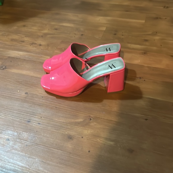 Hot Pink Heeled Slides - Picture 2 of 3